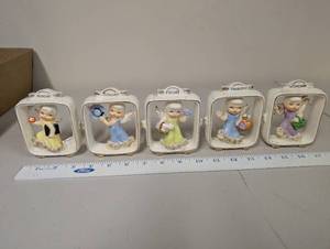 lot 634 image: Set of 5 Days of the Week Vintage Angel Figurines in White Frames