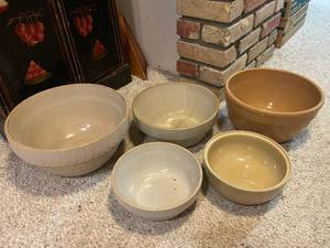 lot 645 image: Set of 5 Vintage Stoneware Mixing Bowls