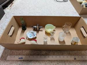 lot 692 image: Collection of Vintage Miniature Glassware, Souvenirs, and Novelty Figurines