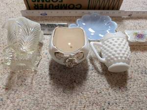 lot 693 image: Collection of Vintage Glassware and Porcelain Decorative Pieces