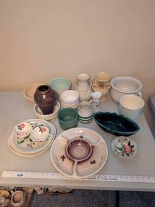 lot 698 image: Collection of Vintage Pottery and Ceramic Tableware and Vases
