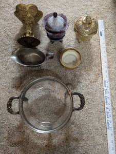lot 724 image: Collection of Vintage Glass and Metal Decor Pieces