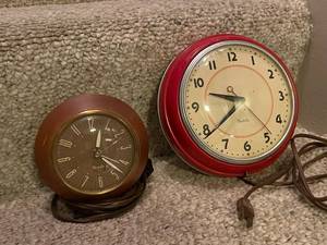 lot 795 image: Pair of Westclox Vintage Electric Clocks - Brown and Red Metal Cases