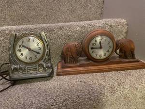 lot 796 image: Lot of 2 Vintage Sessions Mantel Clocks with Animal Motifs - Elephant Carving & Horse Design