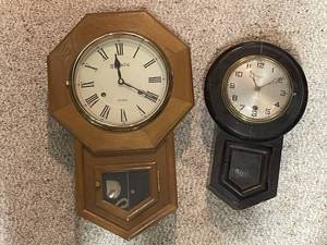 lot 828 image: Set of 2 Vintage Wall Clocks - Regulator and Gilbert 1807