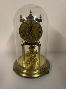 lot 842 image: Vintage Anniversary Dome Mantel Clock with Ornate Gold Face