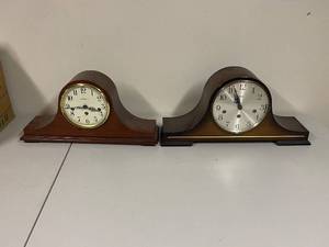 lot 849 image: Lot of 2 Mantel Clocks - Linder West Germany and Howard Miller