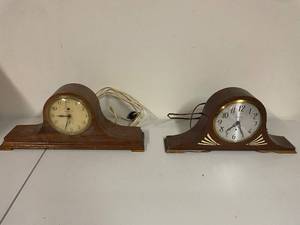 lot 852 image: Lot of 2 Vintage Mantel Clocks - Telechron and Sessions Electric Wood Case