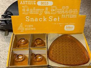 lot 527 image: Indiana Glass Daisy & Button Antique Gold Snack Sets in Boxes