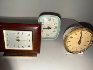 lot 578 image: Set of 3 Vintage Westclox and Seth Thomas Alarm Clocks