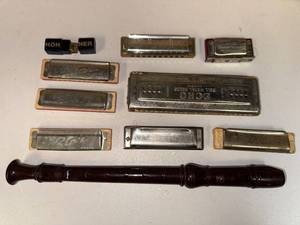 lot 616 image: Collection of Vintage Harmonicas and Brown Plastic Recorder