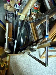 lot 695 image: Assorted Picture Frames and Frame Parts Collection