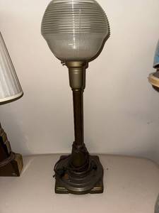 lot 712 image: Vintage Brass Table Lamp with Ribbed Glass Shade