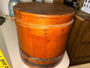 lot 715 image: Vintage Wooden Firkin Bucket with Lid and Metal Band