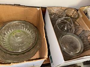 lot 765 image: Collection of Vintage Glass Bowls and Vases