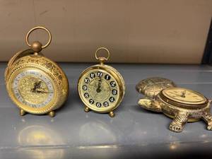 lot 810 image: Set of 3 Vintage Brass and Metal Table Clocks Including Turtle Clock