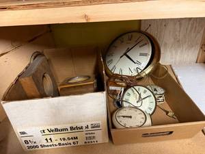 lot 853 image: Assorted Lot of Vintage Wall and Mantel Clocks