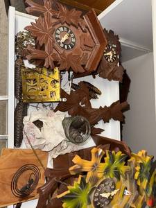 lot 855 image: Lot of Vintage Cuckoo Clocks for Parts or Repair