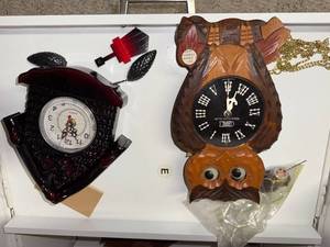 lot 857 image: Pair of Novelty Wall Clocks - Owl and Cuckoo Styles