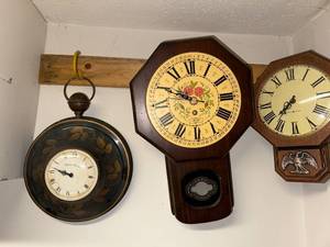 lot 860 image: Set of 3 Vintage Wall Clocks with Decorative Motifs