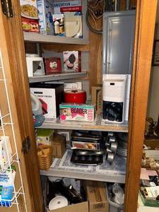 lot 867 image: Collection of Small Kitchen Appliances and Bakeware Assortment