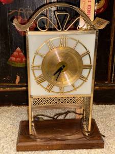lot 892 image: Vintage Mid-Century Electric Table Clock with Brass Accents
