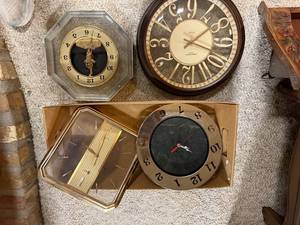 lot 898 image: Collection of 4 Vintage Wall Clocks Assorted Styles