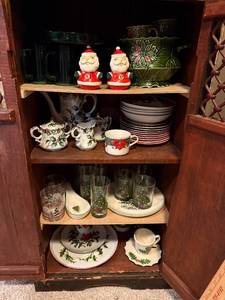 lot 902 image: Holiday Dinnerware and Glassware Collection with Santa Shakers