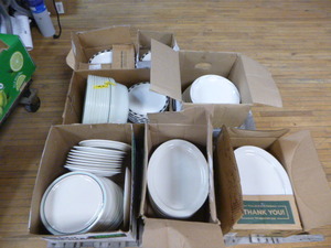 lot 33 image: Lot of Dishware