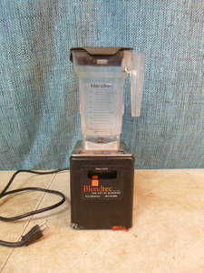 lot 36 image: Blendtec Space Saver Blender