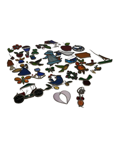 lot 102 image: Large Collection of Small Stained Glass Ornaments