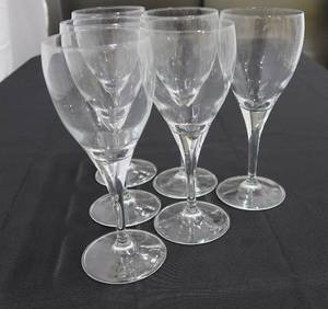 lot 140 image: Lot of Assorted Clear Glassware