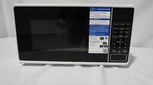 lot 44 image: Brand New Mainstays 0.7 cu ft Countertop Microwave Oven