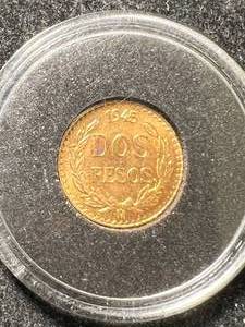 1945 MEXICAN DOS PESOS GOLD COIN IN AIRTITE