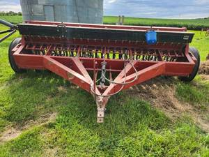 lot 3 image: Case IH 5300 Grain Drill