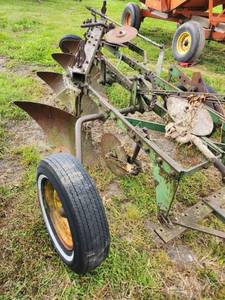 JD 4 bottom Moldboard Plow