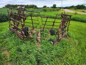 lot 14 image: Used 4-Section Field Harrow Drag with Wheels