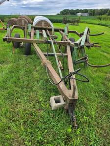 lot 24 image: JD 9 shank Chisel Plow with 4 shank extensions