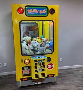 lot 1 image: Plush Bus Crane CG1000X