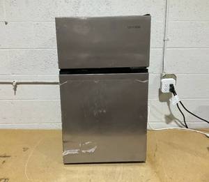 lot 62 image: Vissani 3.1 cu. ft. 2-Door Mini Refrigerator in Stainless Steel with Freezer #HVDR31GSE