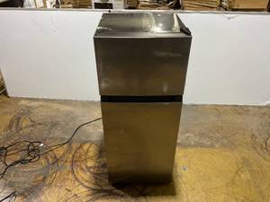 lot 82 image: Vissani 4.5 cu. ft. 2-Door Mini Refrigerator #HVDR45PS