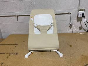 lot 142 image: Baby Delight Alpine Deluxe Portable Baby Bouncer, for Infants 0-6 Months