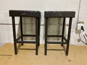 lot 158 image: Set Of Crosley Furniture Black Wicker Bar Stools