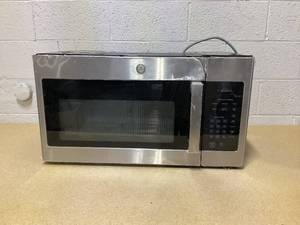 lot 425 image: GE 1.6 Cu.Ft. Household Microwave Oven