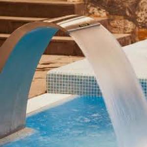 lot 66 image: VEVOR Waterfall Pool Fountain 15.4 x 7.9 x 1.5 in. Pool Waterfall with Curved Design Waterfall Pond Spillway for Pool, Silver  Customer Returns See Pictures