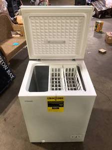 lot 45 image: Vissani 5.0 cu. ft. Manual Defrost Chest Freezer with LED Light in White Garage Ready Damaged   Customer Returns See Pictures