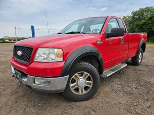 lot 5 image: 2004 Ford F150 XLT