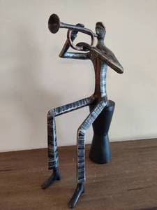 lot 6 image: Cast Iron Abstract Trumpet Sculpture