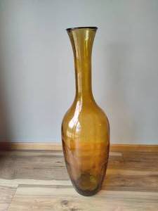 lot 8 image: Large Amber Glass Floor Vase