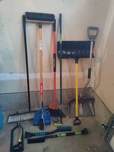 lot 105 image: Misc Garage Tools